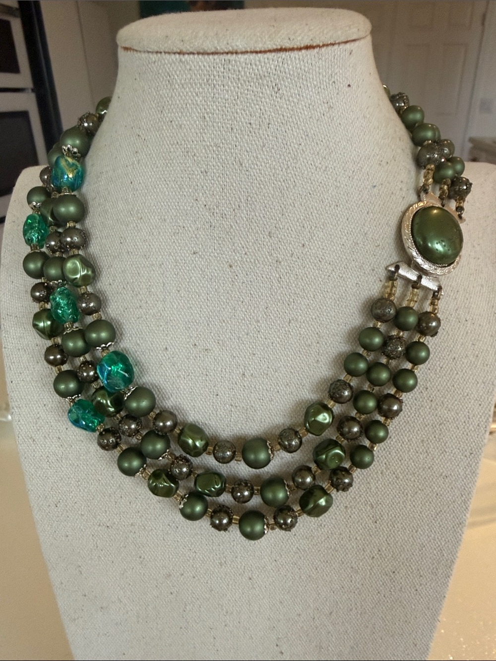 Green vintage Beaded Statement Necklace!